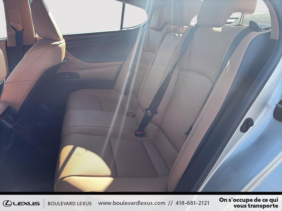 2022 LEXUS ES 300h GROUPE PREMIUM