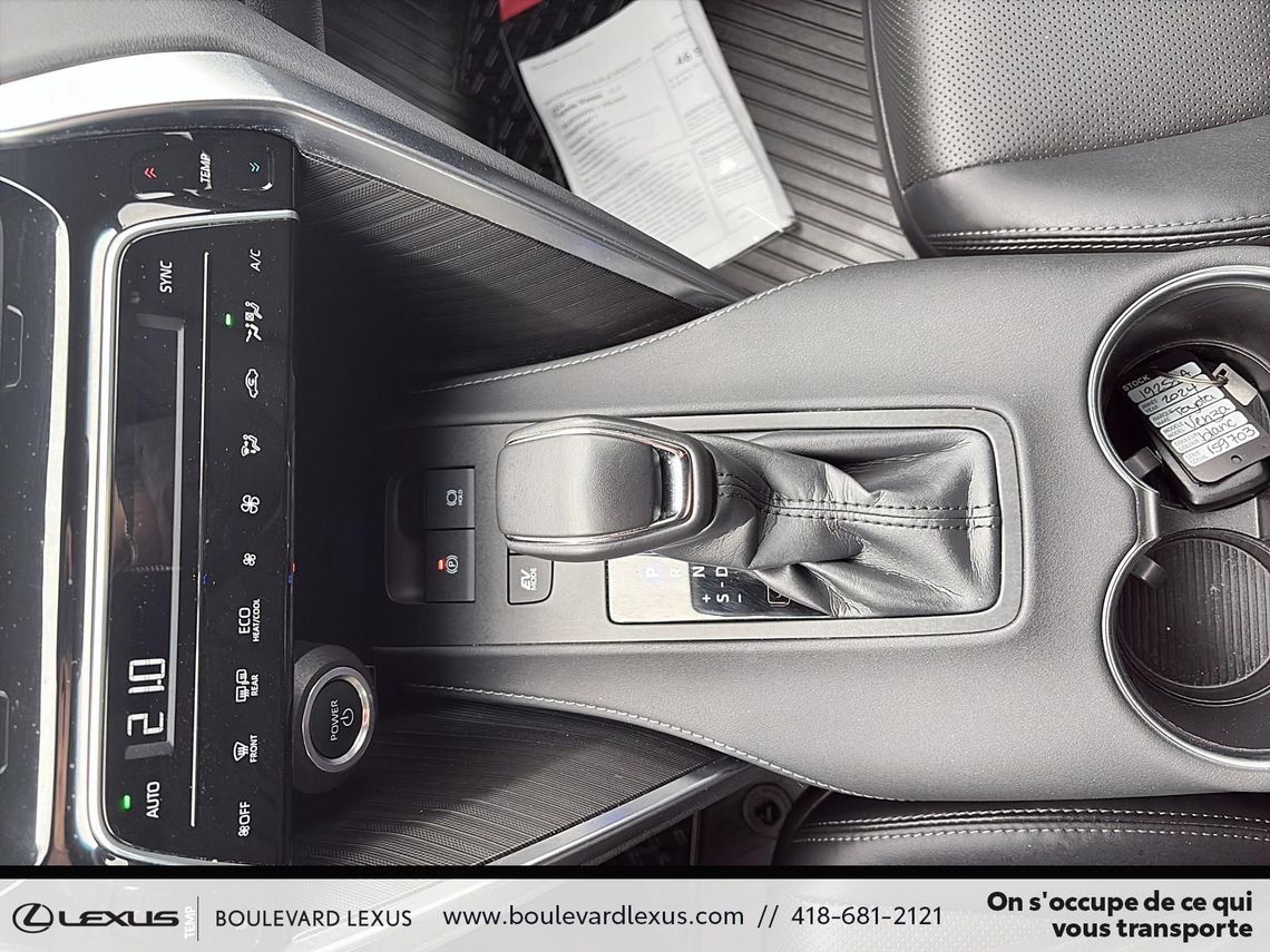 2024 TOYOTA VENZA XLE AWD