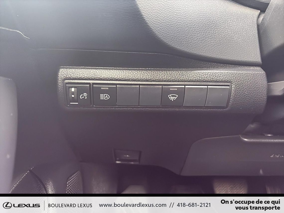 2023 TOYOTA COROLLA HATCHBACK SE