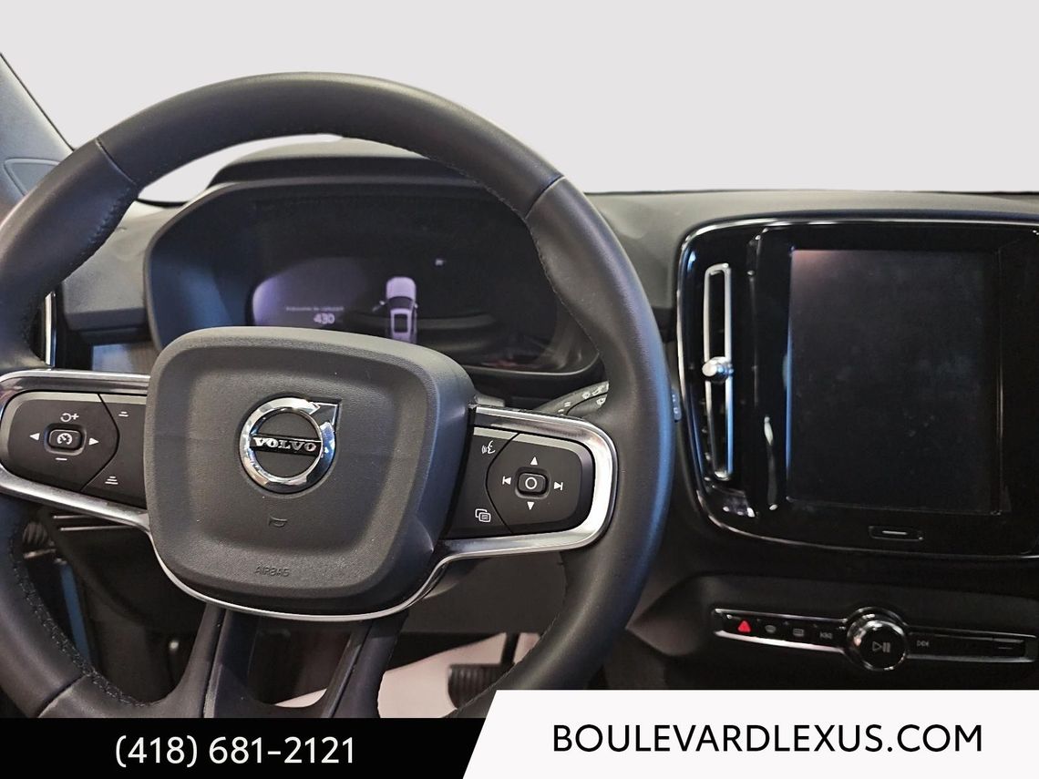 2024 VOLVO XC40 PLUS BRIGHT AWD