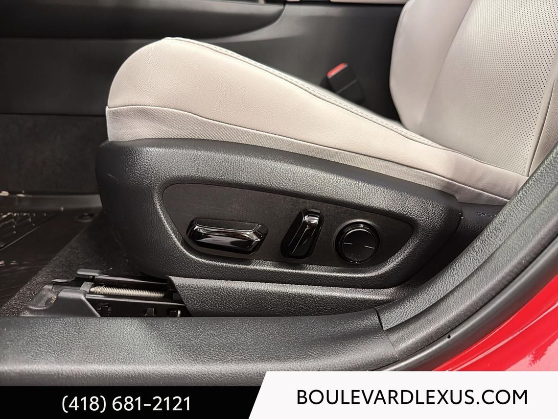 2025 LEXUS UX 300h GROUPE F SPORT DESIGN AWD