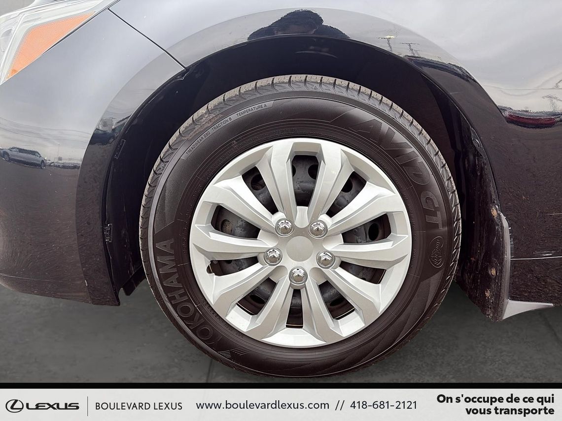 2023 TOYOTA COROLLA HATCHBACK SE