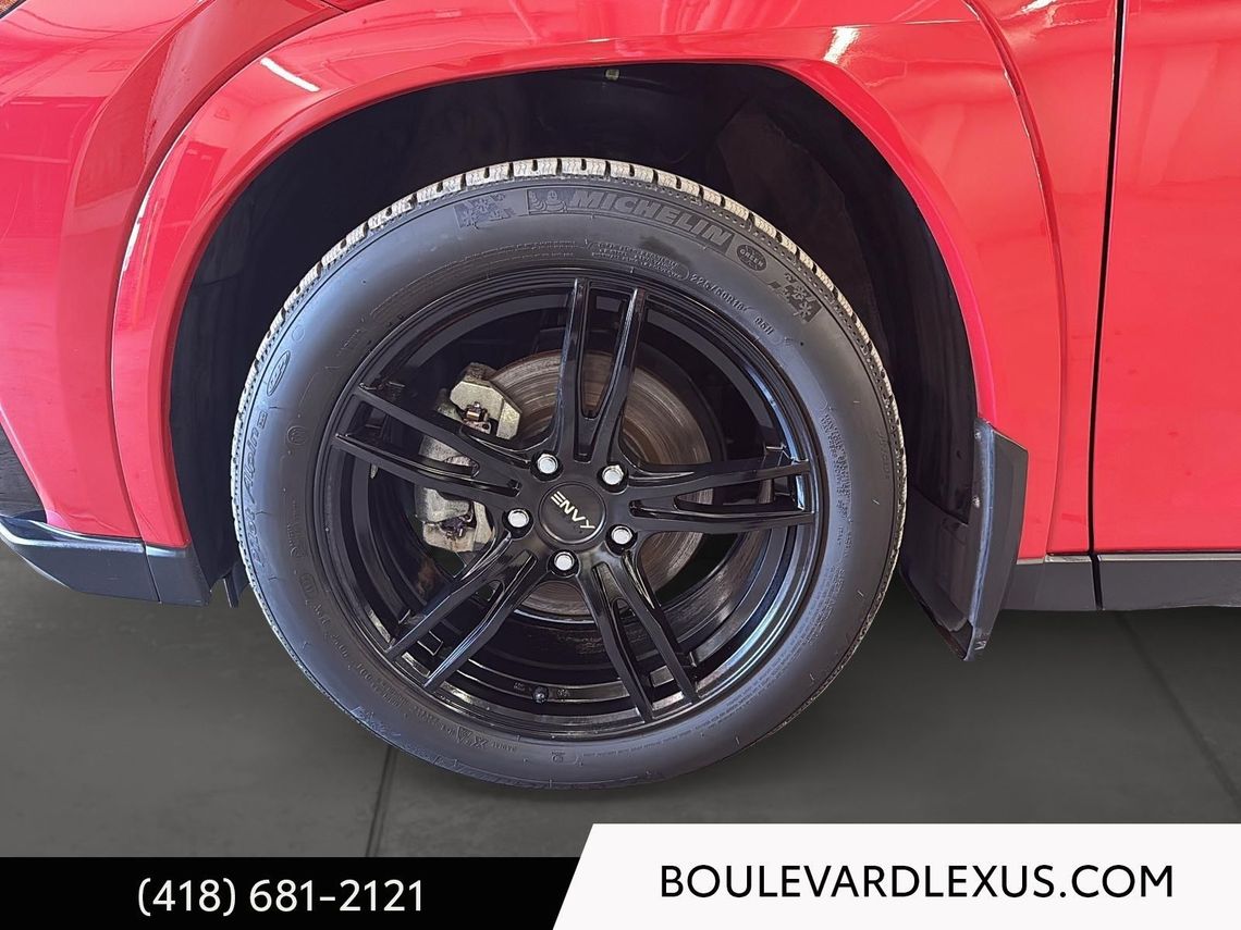 2025 LEXUS UX 300h GROUPE F SPORT DESIGN AWD