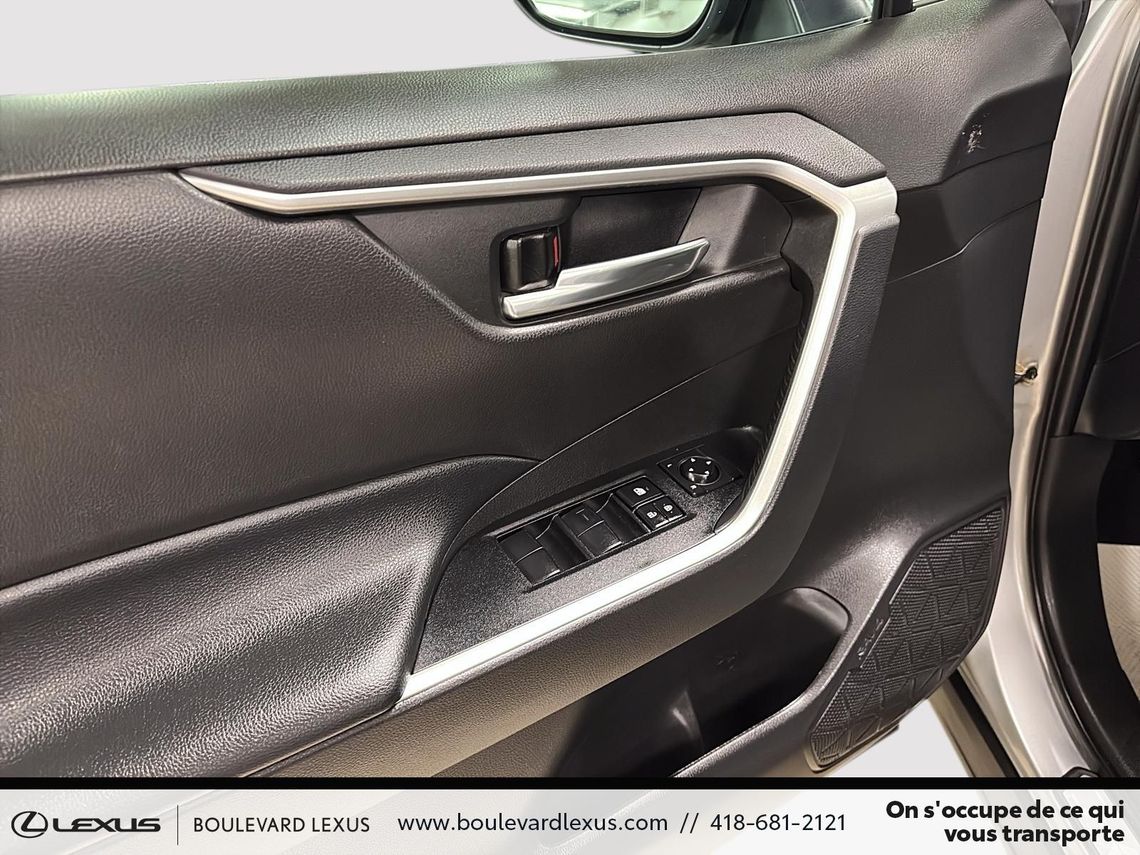 2020 TOYOTA RAV4 HYBRIDE XLE