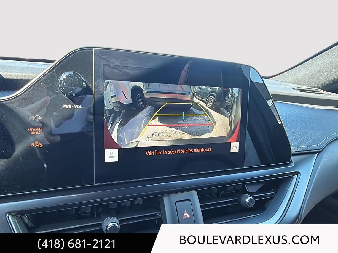 2025 LEXUS UX 300h GROUPE F SPORT DESIGN AWD