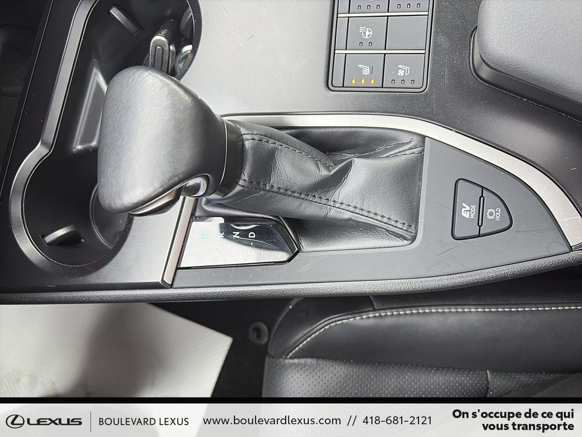 2024 LEXUS UX 250h GROUPE F SPORT DESIGN AWD