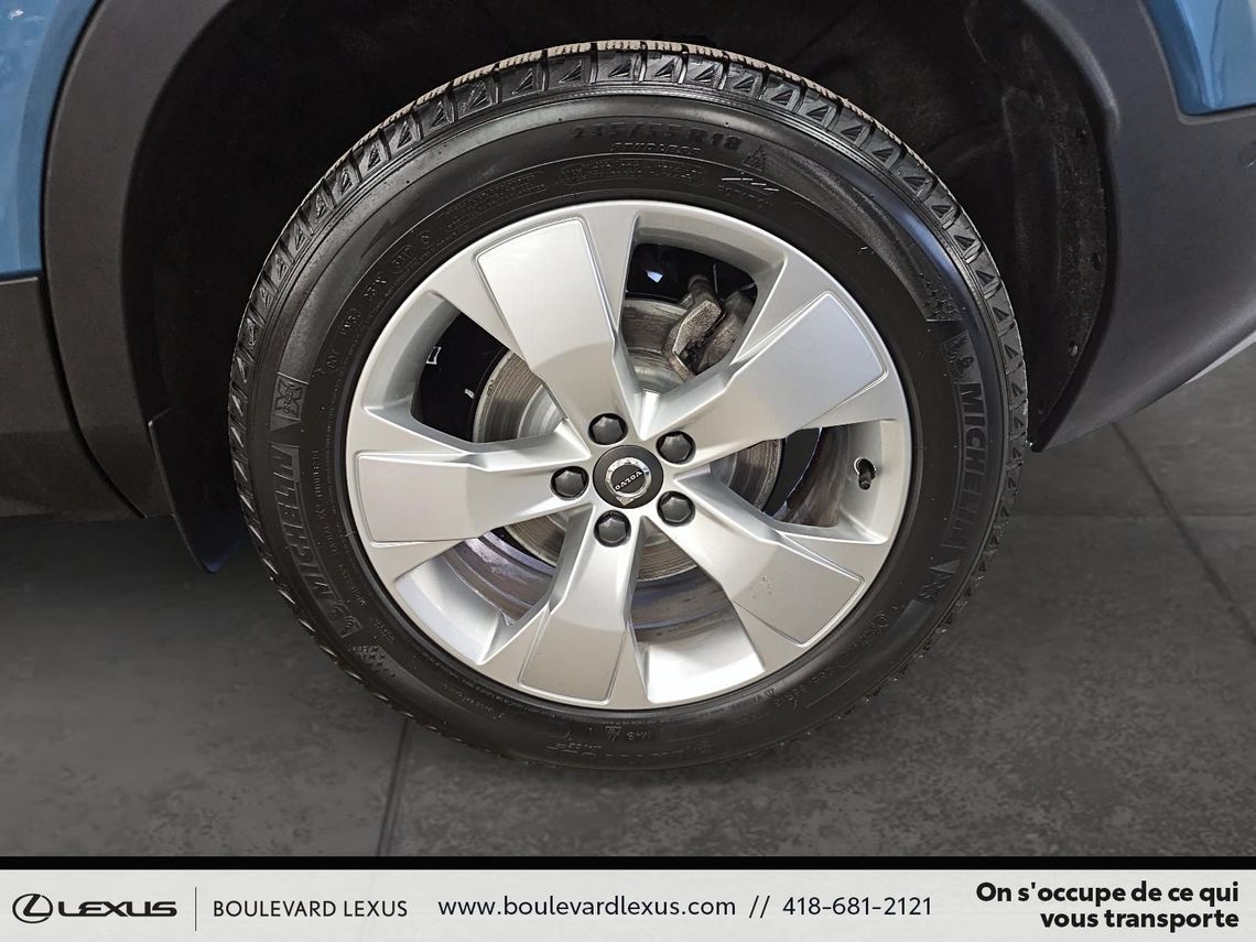 2024 VOLVO XC40 PLUS BRIGHT AWD