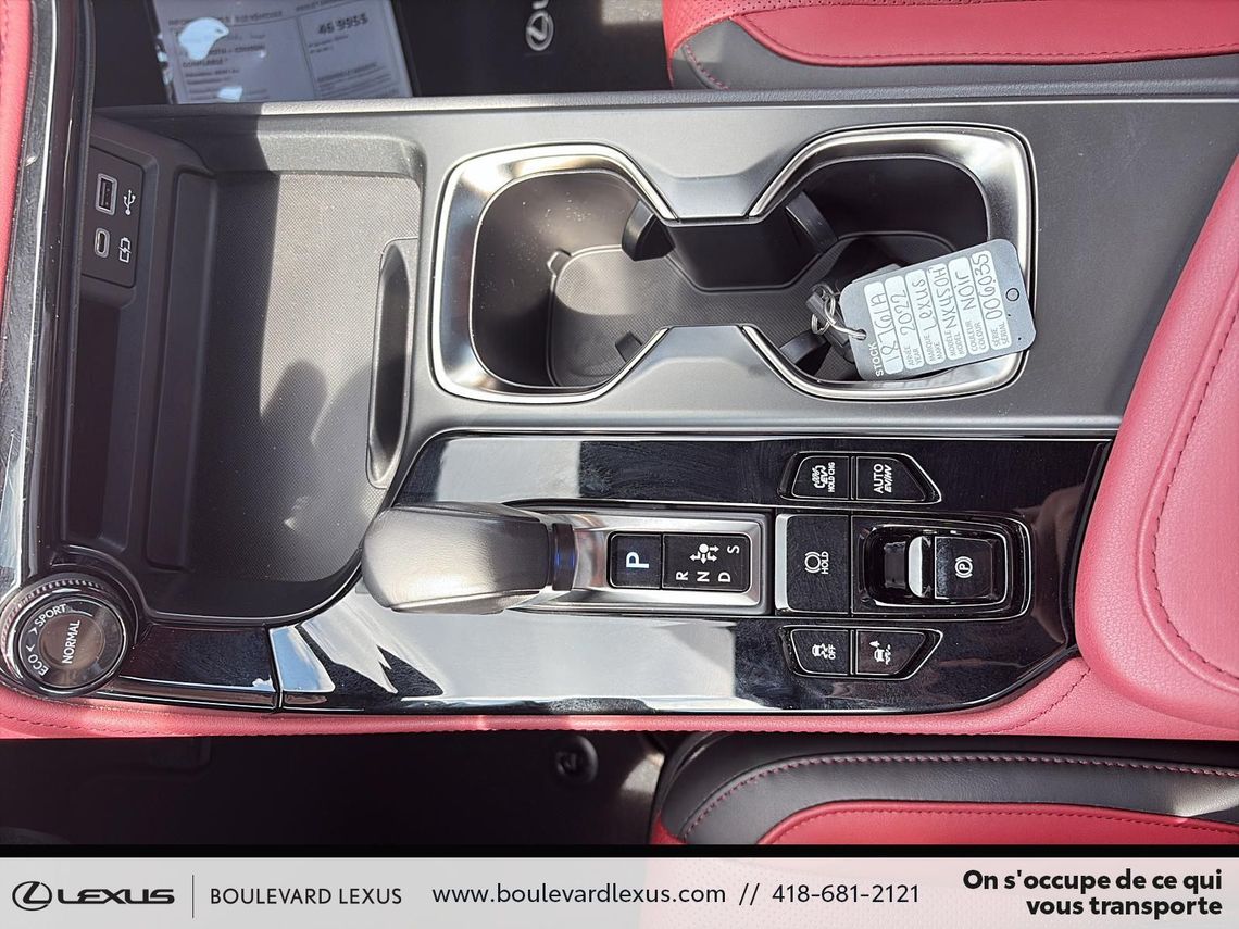 2022 LEXUS NX450H LUXE