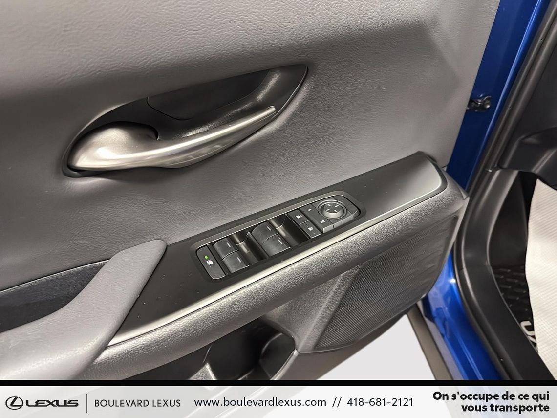 2025 LEXUS UX 300h GROUPE F SPORT DESIGN AWD