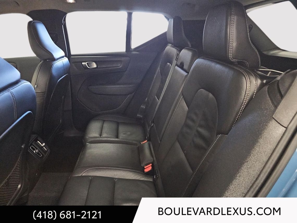 2024 VOLVO XC40 PLUS BRIGHT AWD