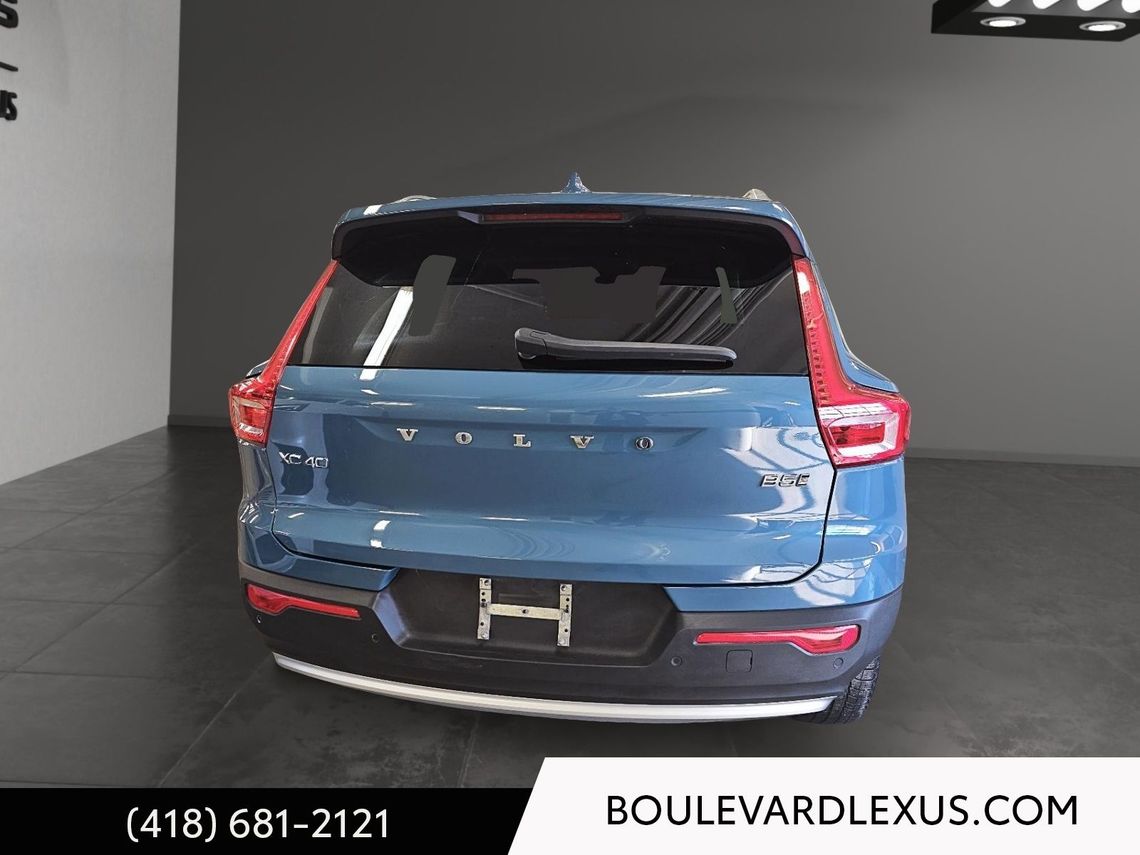 2024 VOLVO XC40 PLUS BRIGHT AWD