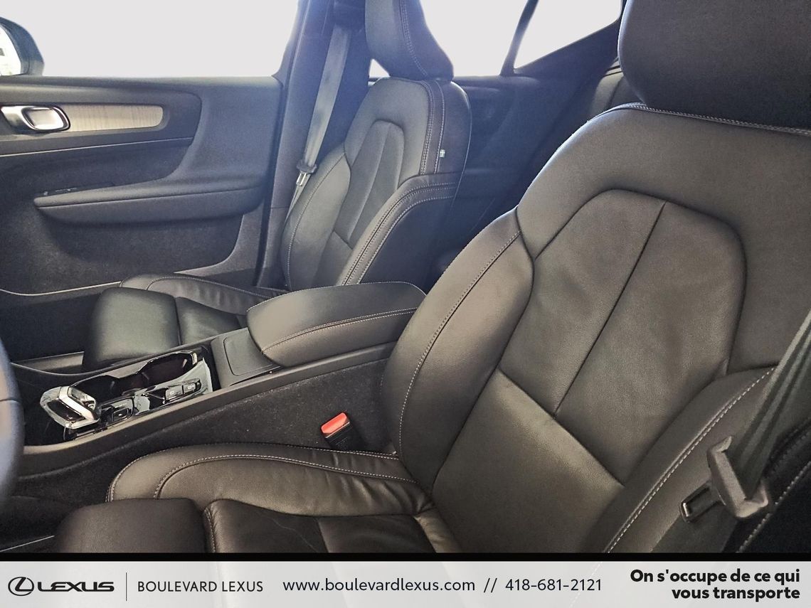 2024 VOLVO XC40 PLUS BRIGHT AWD