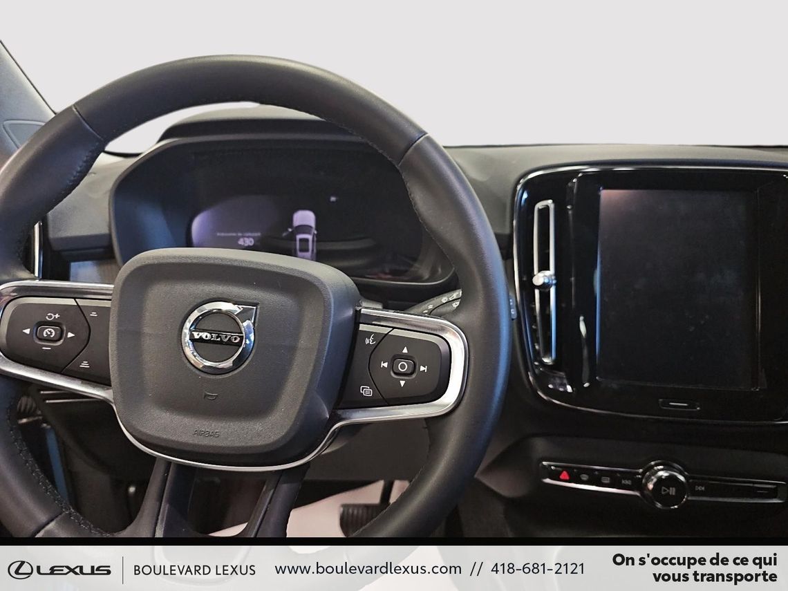 2024 VOLVO XC40 PLUS BRIGHT AWD