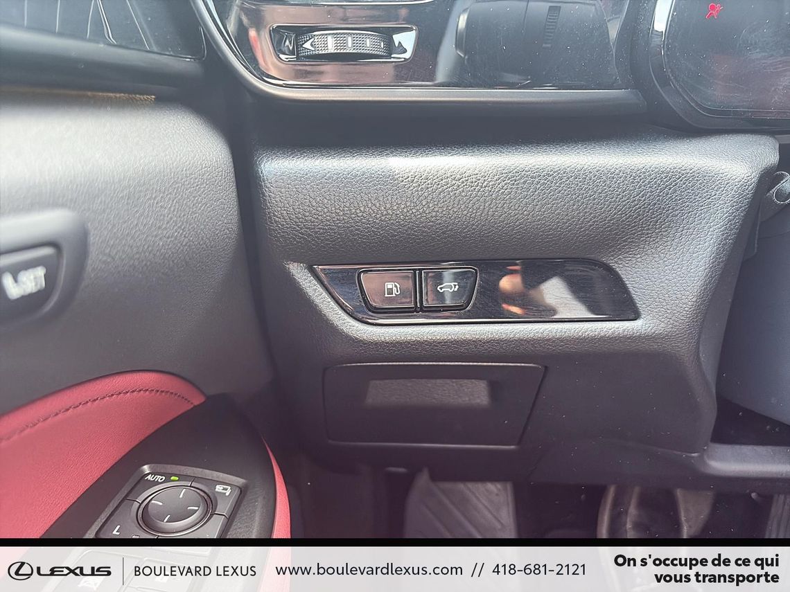 2022 LEXUS NX450H LUXE