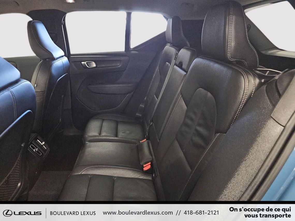 2024 VOLVO XC40 PLUS BRIGHT AWD