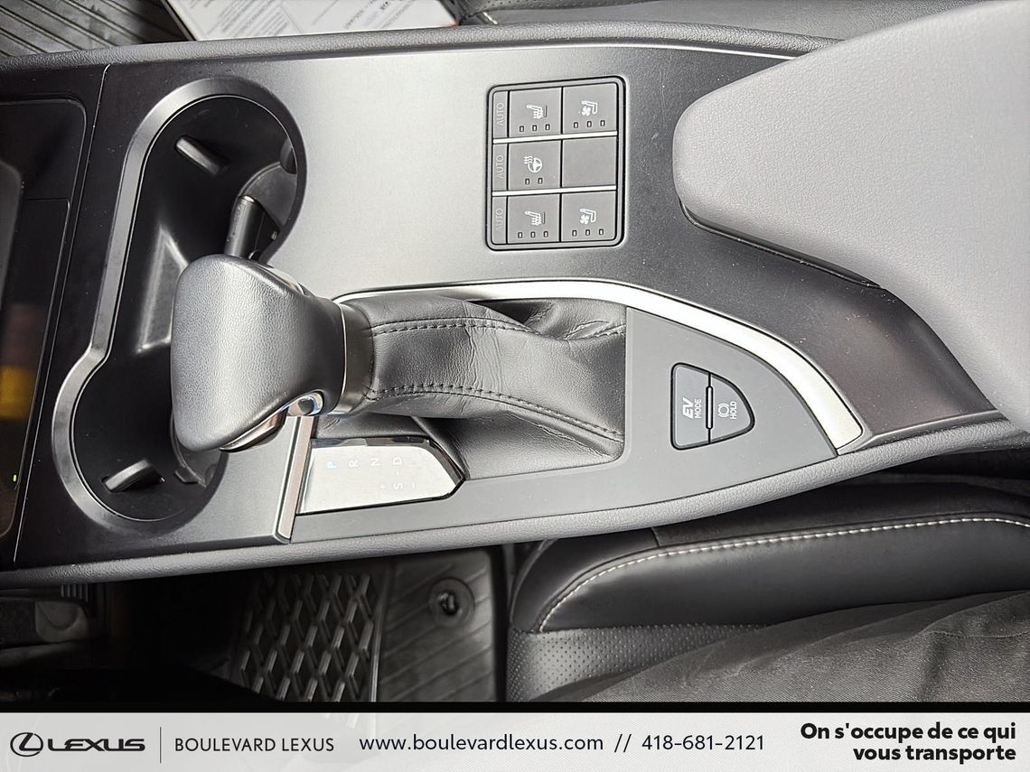 2023 LEXUS UX 250h GROUPE LUXE AWD