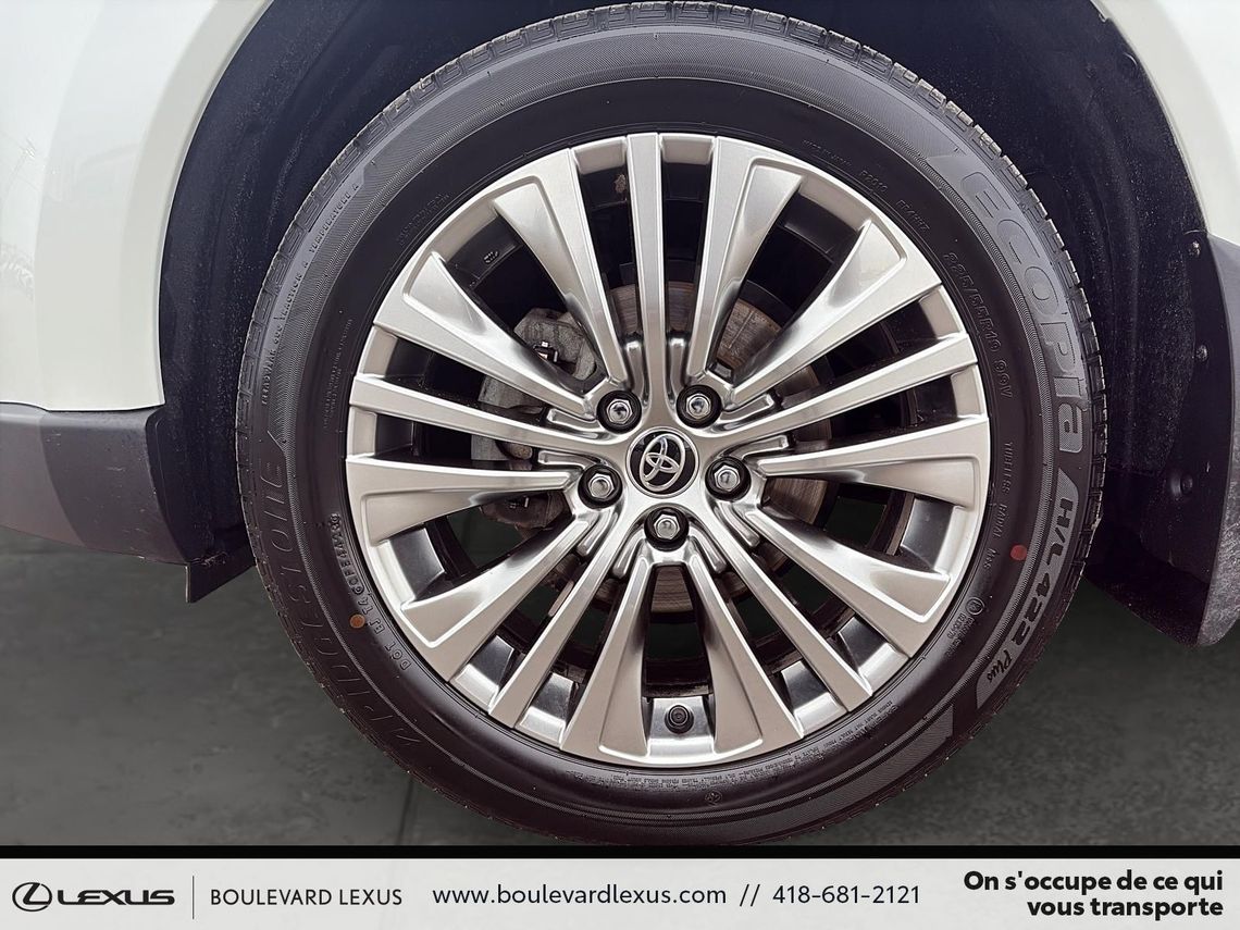 2024 TOYOTA VENZA XLE AWD