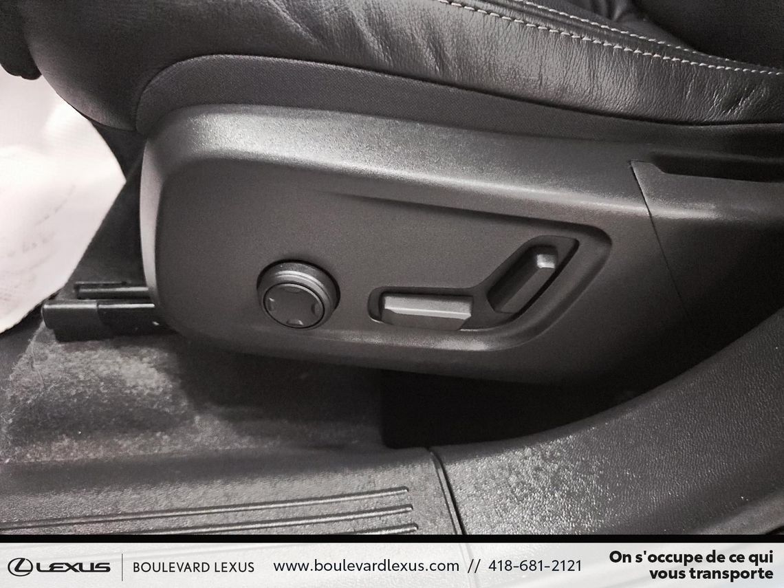 2024 VOLVO XC40 PLUS BRIGHT AWD