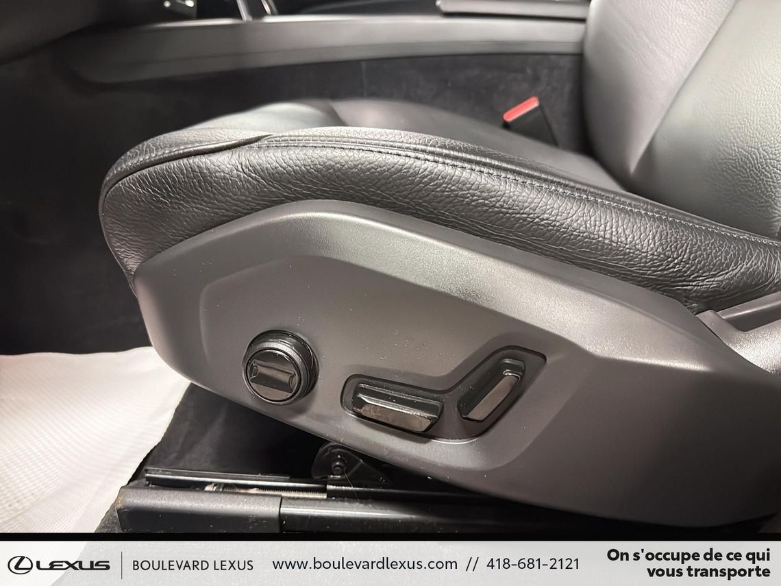 2023 VOLVO XC60 RECHARGE PLUS DARK AWD