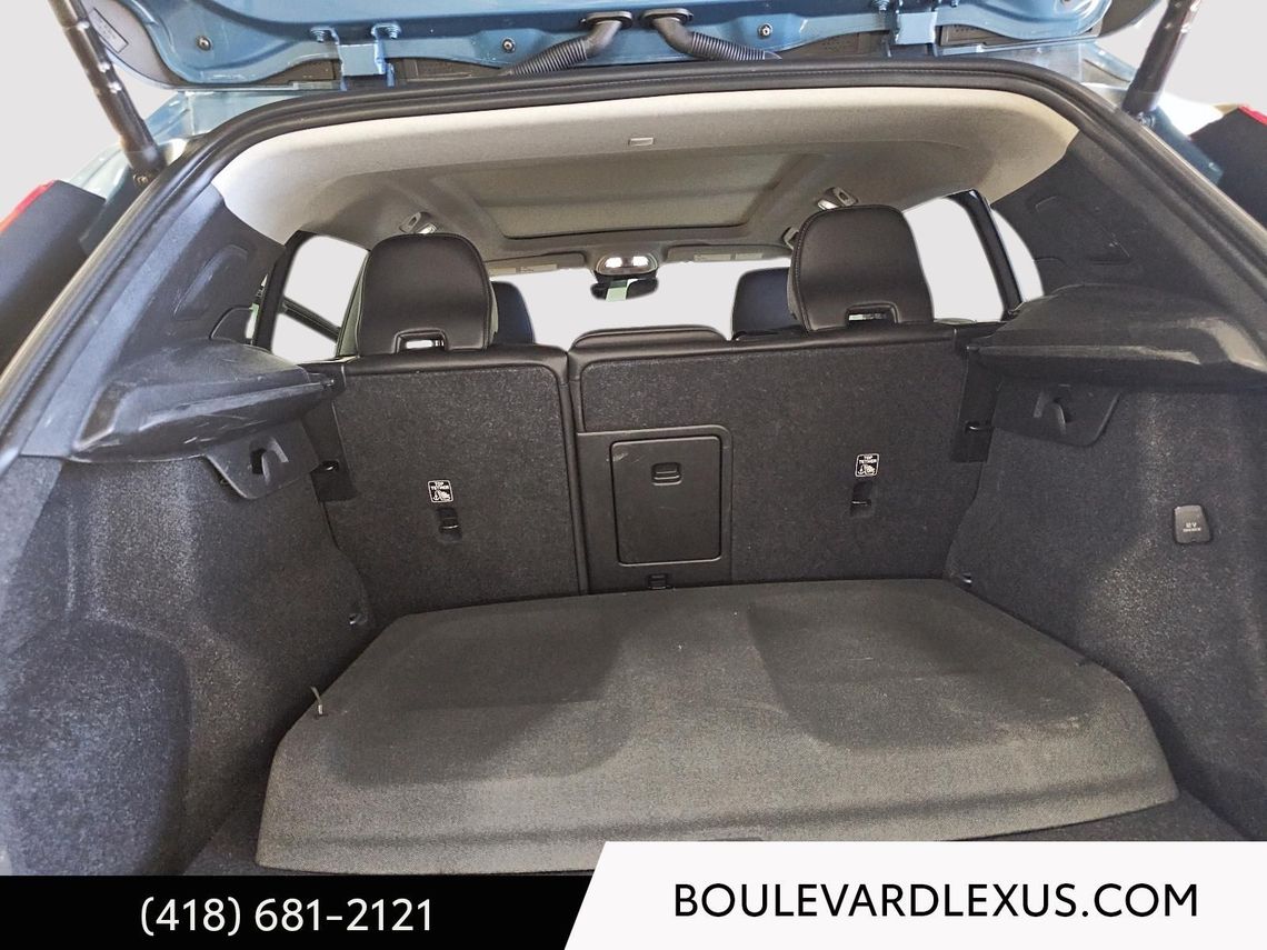 2024 VOLVO XC40 PLUS BRIGHT AWD