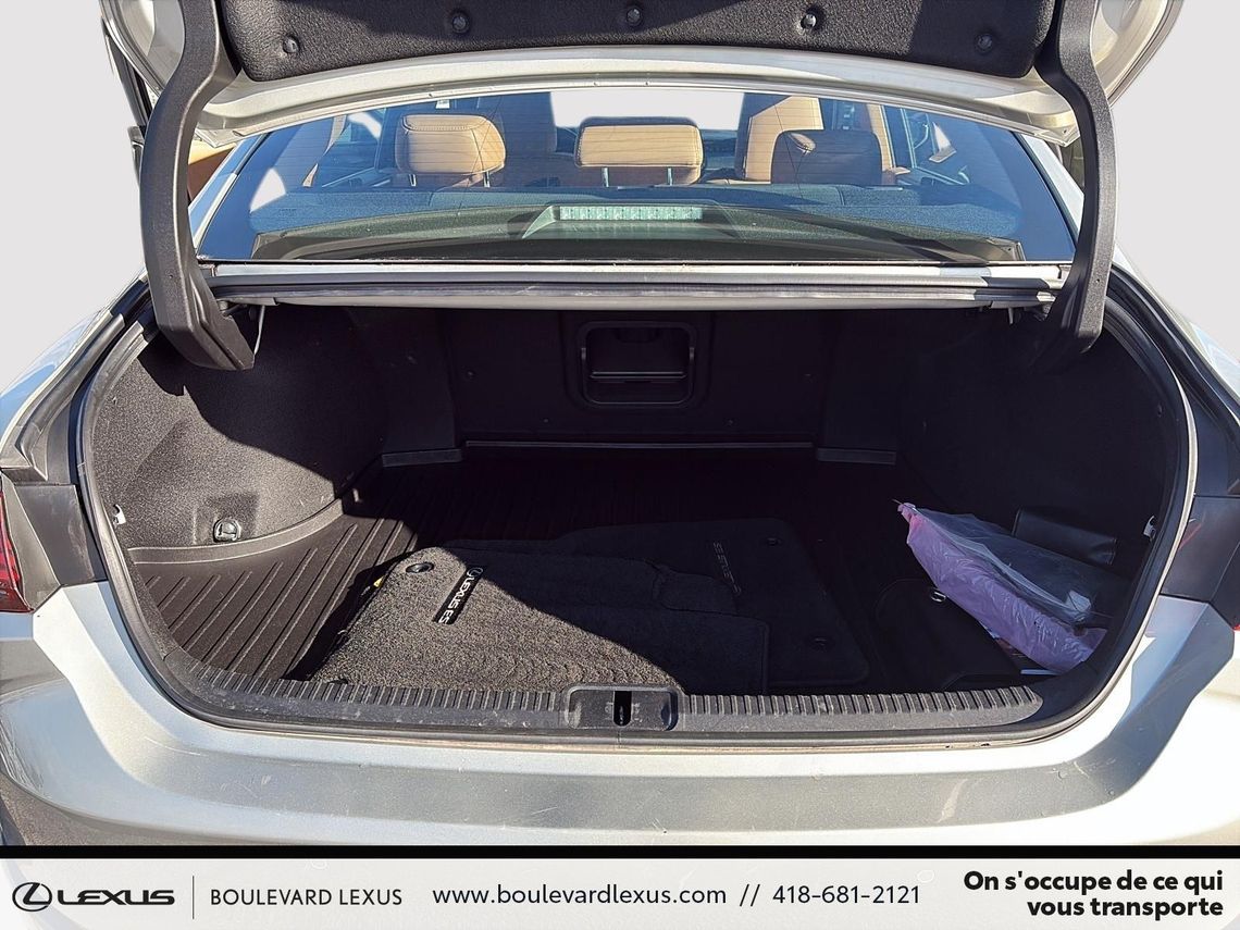 2022 LEXUS ES 300h GROUPE PREMIUM
