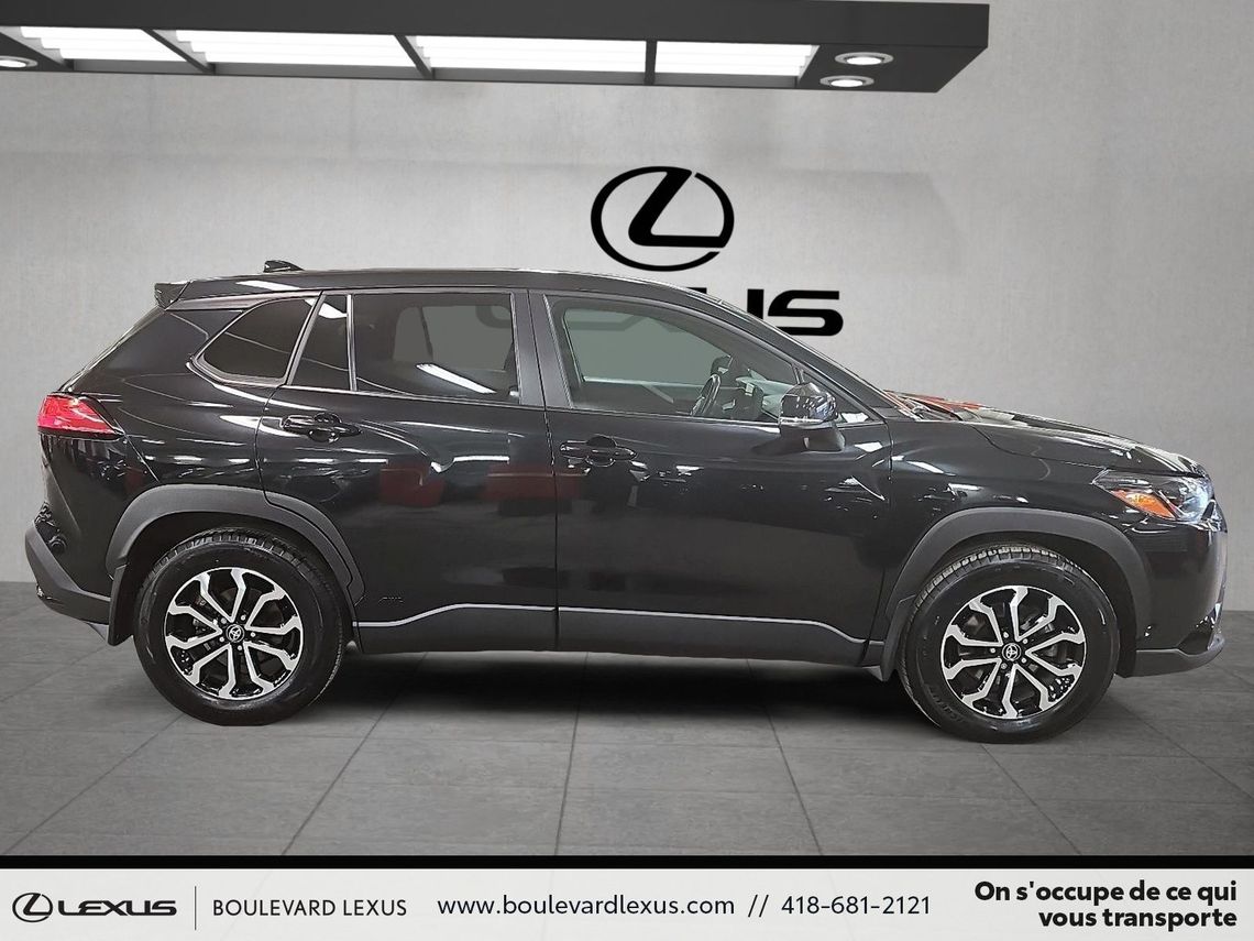 2023 TOYOTA COROLLA CROSS HYBRIDE SE